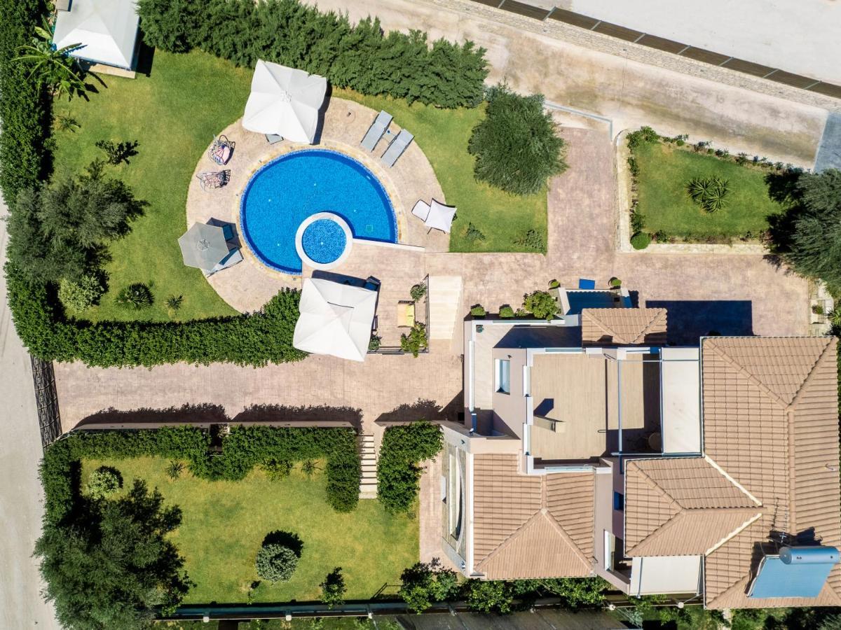 Romanza Luxury Villa Kalamákion